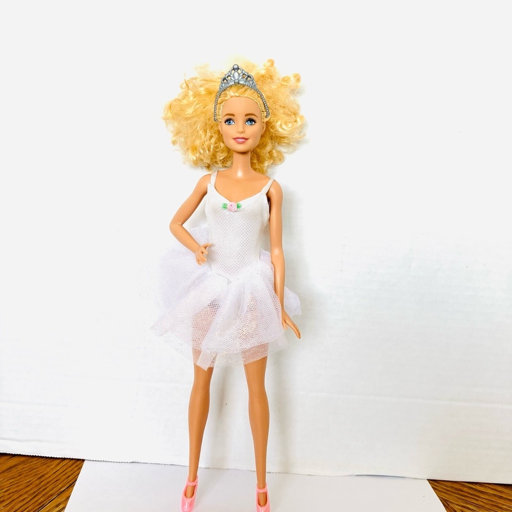 Barbie 2013 Fashion Doll Wearing Ballerina Outfit Redressed Read - Picture 3 of 10